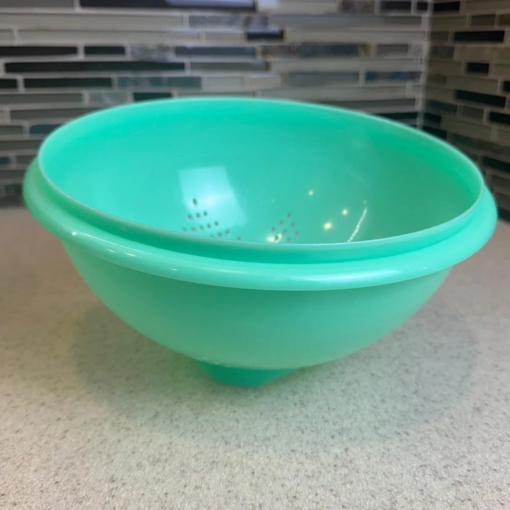 VTG Tupperware Jadeite Green Colander Strainer 339-3 Footed Starburst Retro USA